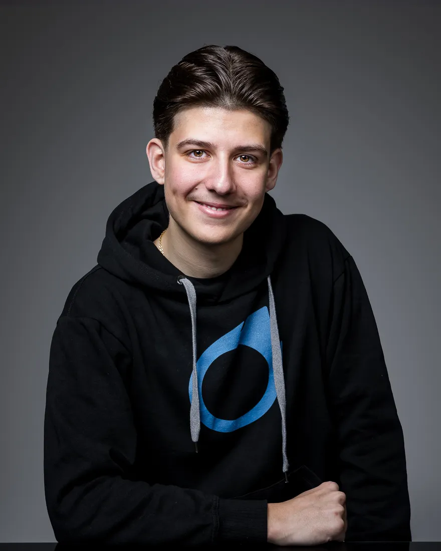 Riccardo Greco, in Ausbildung